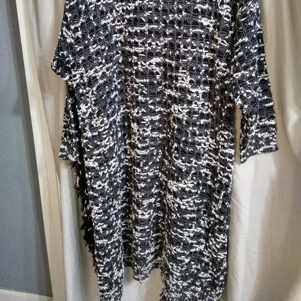 FoxieDox NWT Large black and white duster cardigan sweater PTP approx 25” - Picture 7 of 9